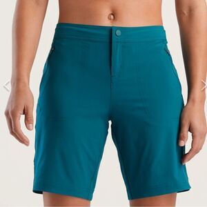 TITLE NINE ROGUE SHORTS SIZE 12